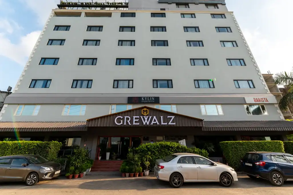 The front of Grewalz's A Hotel Ludhiana